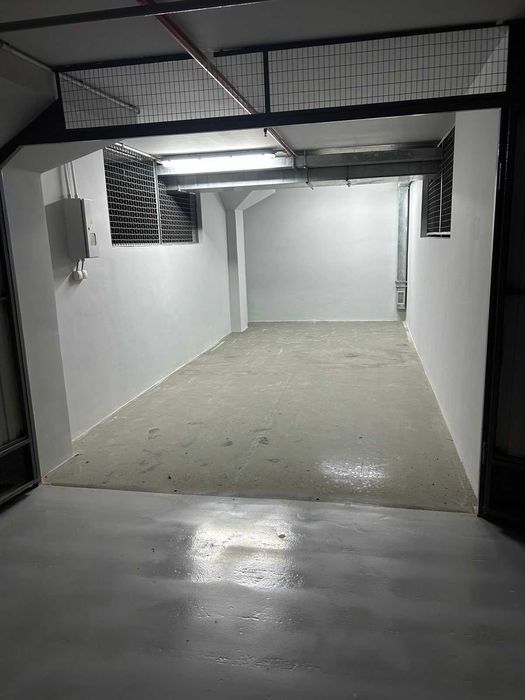 Гаражний бокс 20.8 м2 в паркінгу м.Київ вул. Старонаводницька 10-А.