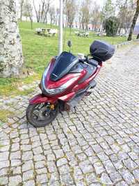 Honda PCX 125...