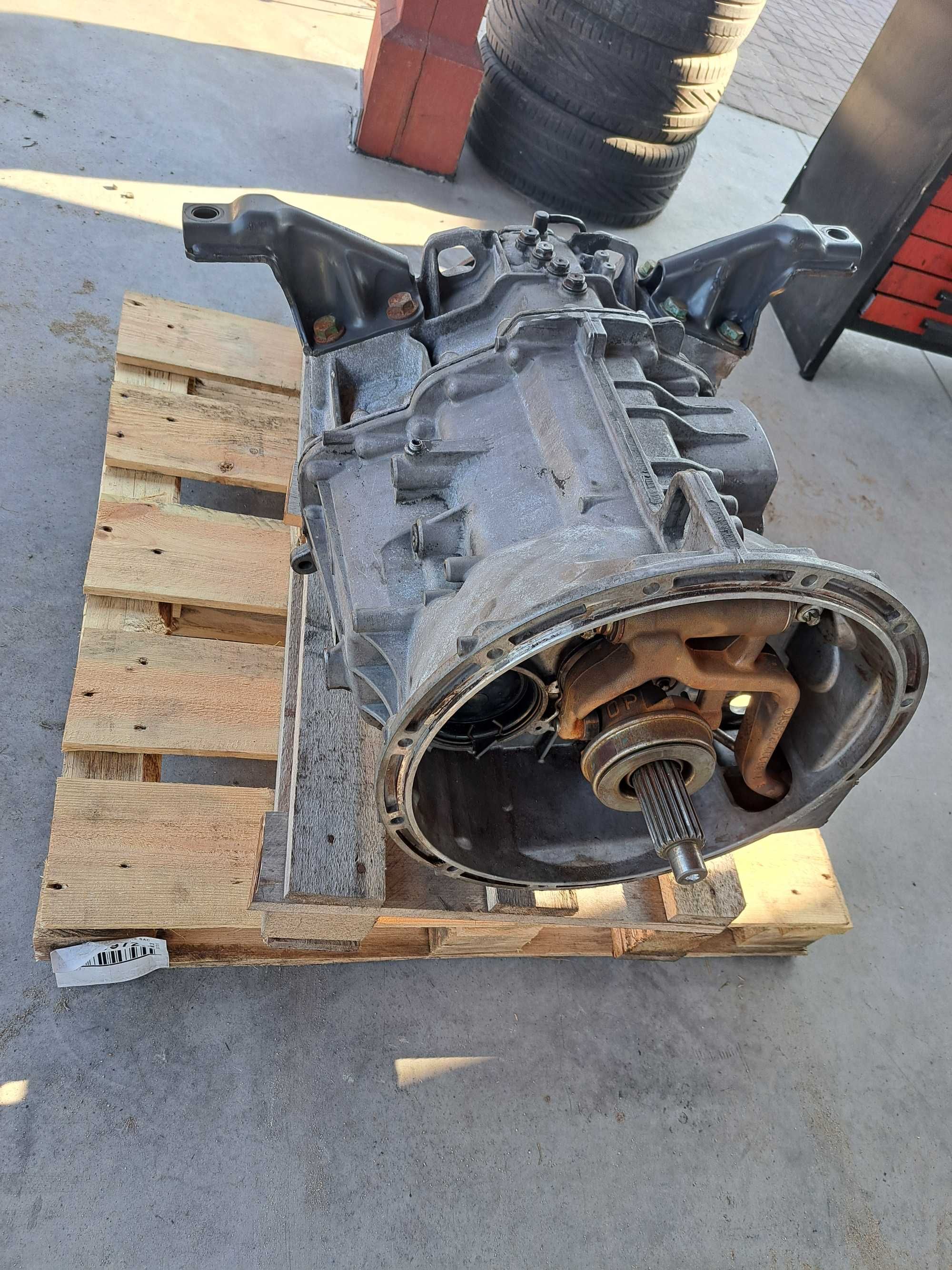 Skrzynia biegów mercedes actros G210-16 G240-16 obudowa przód