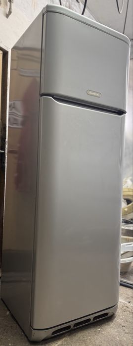 Продам холодильник Ariston
