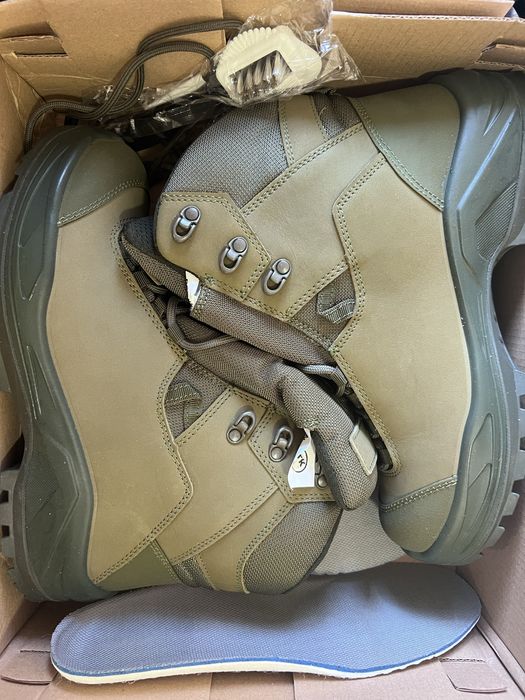 Продам зимові берці нові 42р.