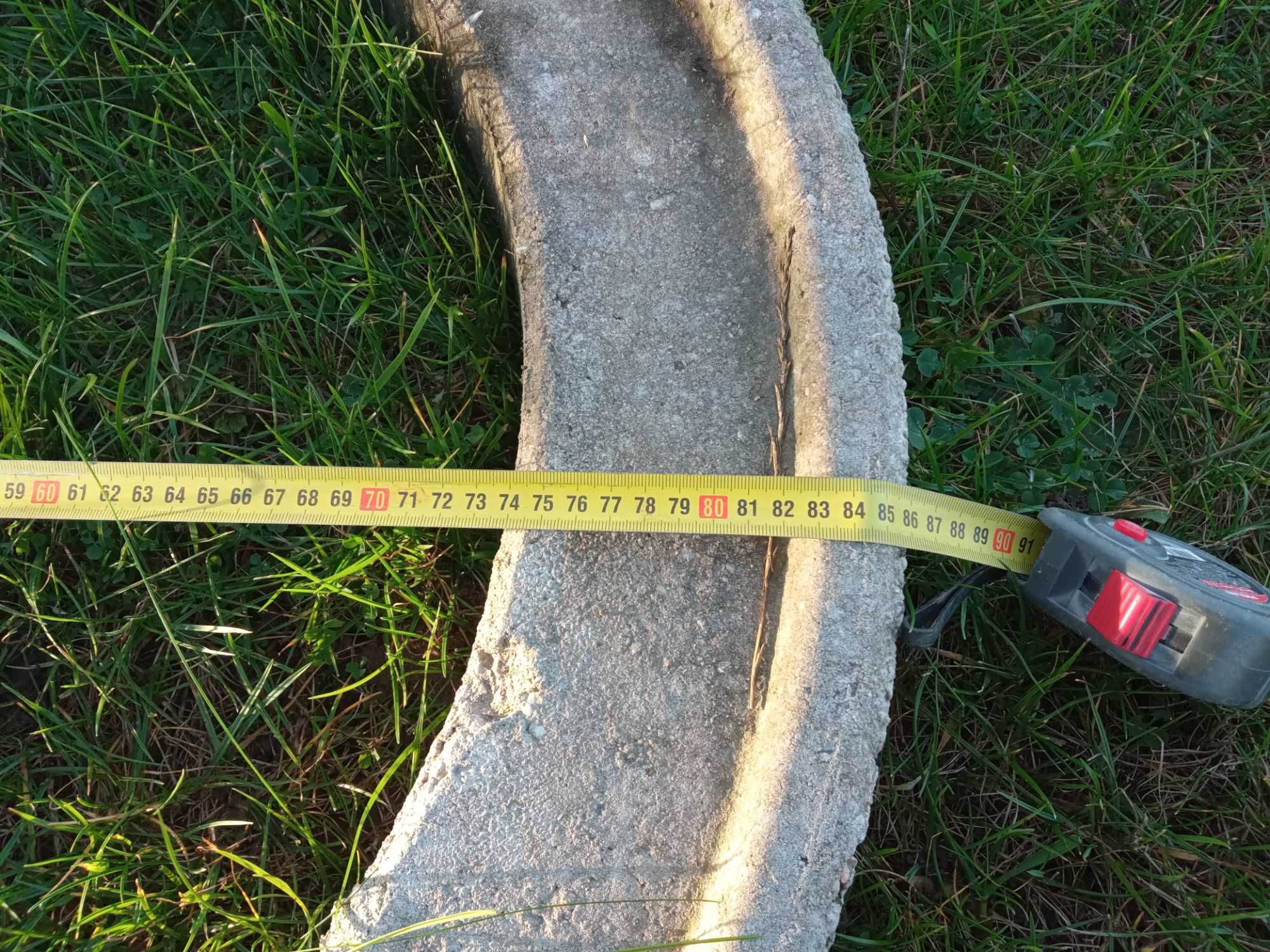 Pierscien betonowy do podwyższenia studni