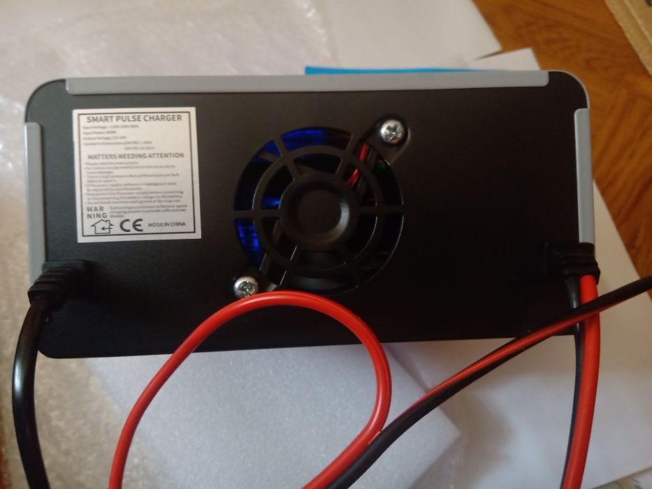 Зарядное устройство ANJING AJ - 618 A.