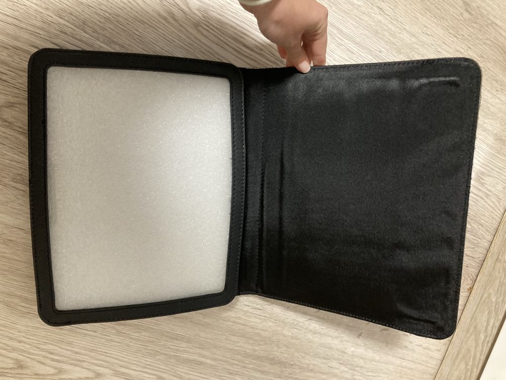Etui na tablet DKNY 11 cali