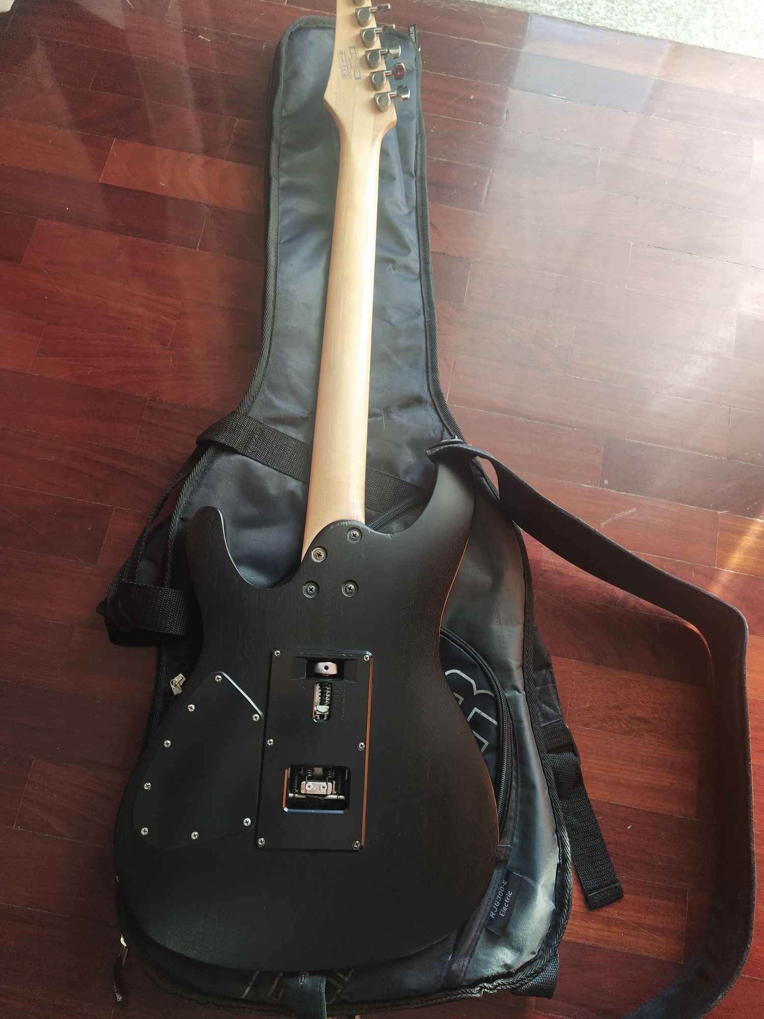 Guitarra Ibanez S420