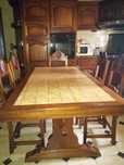 Mesa de cozinha em madeira maciça