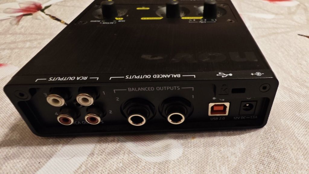 Interfejs Audio Novation AudioHub 2x4