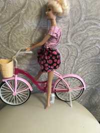 Кукла Барби на велосипеде!