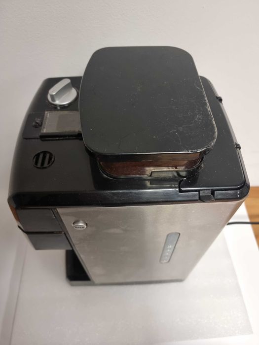 Ekspres przelewowy z młynkiem marki KAM400 AEG/ Elektrolux