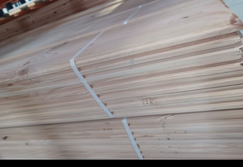 Soalho em pinho 2.60x14.5x2.6 e 260x12.5 x2.6