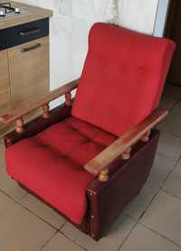 Dwa czerwone fotele na kółkach PRL Swarzędz