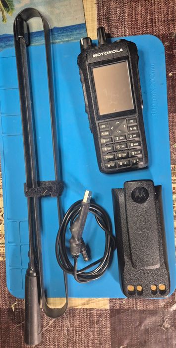 Радіостанція Motorola r7