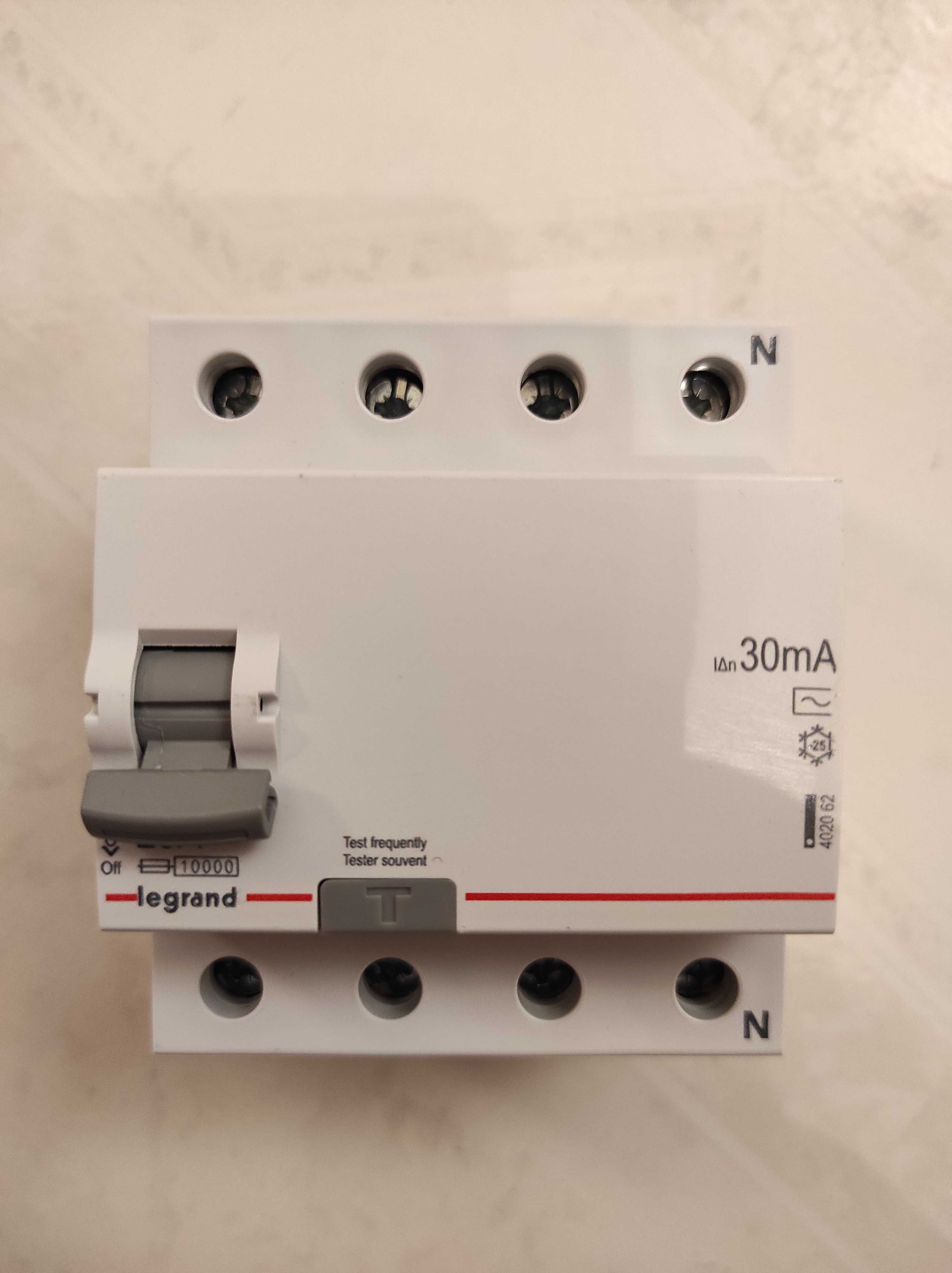 Disjuntor diferencial Legrand 4P / 400V / 25A / 30mA