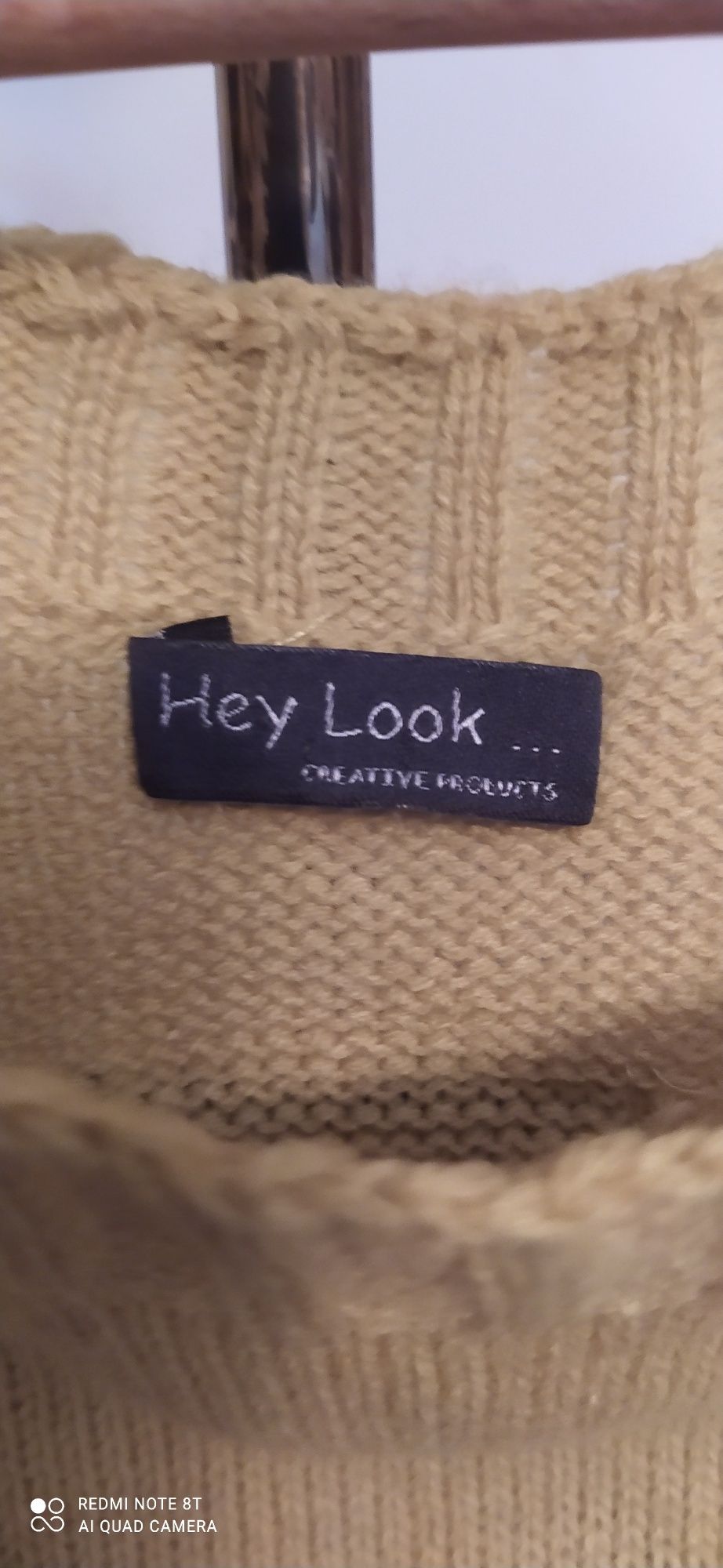 Sweterek Hey Look