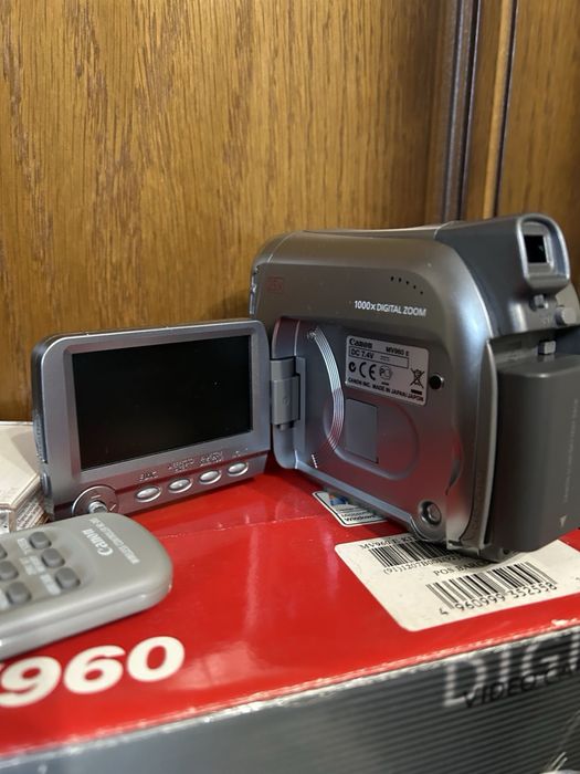 Видеокамера Canon MV 960
