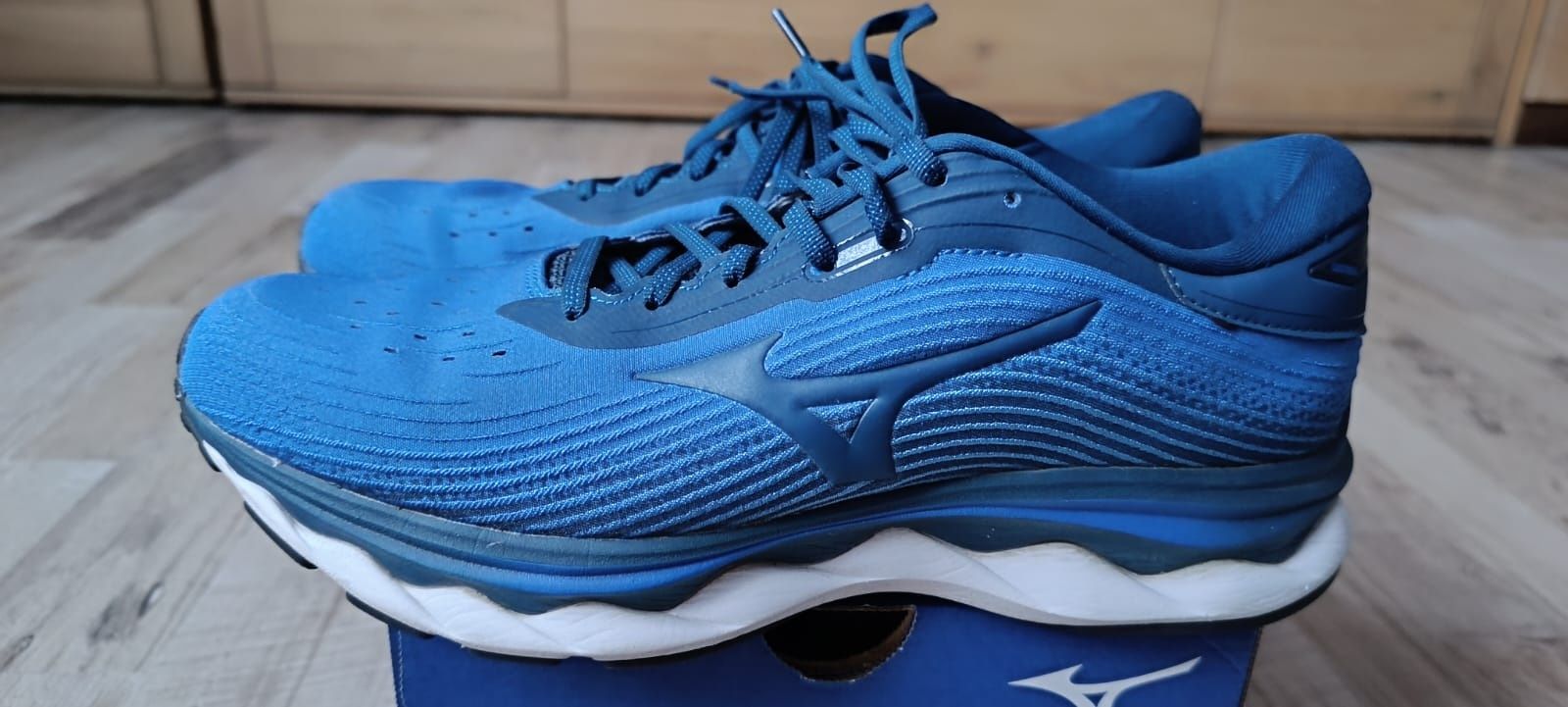 Mizuno Buty do biegania Mizuno Wave Sky 5 rozmiar 44