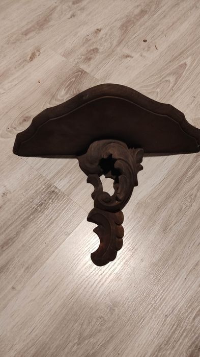 Ręcznie rzeźbiona półka konsolka