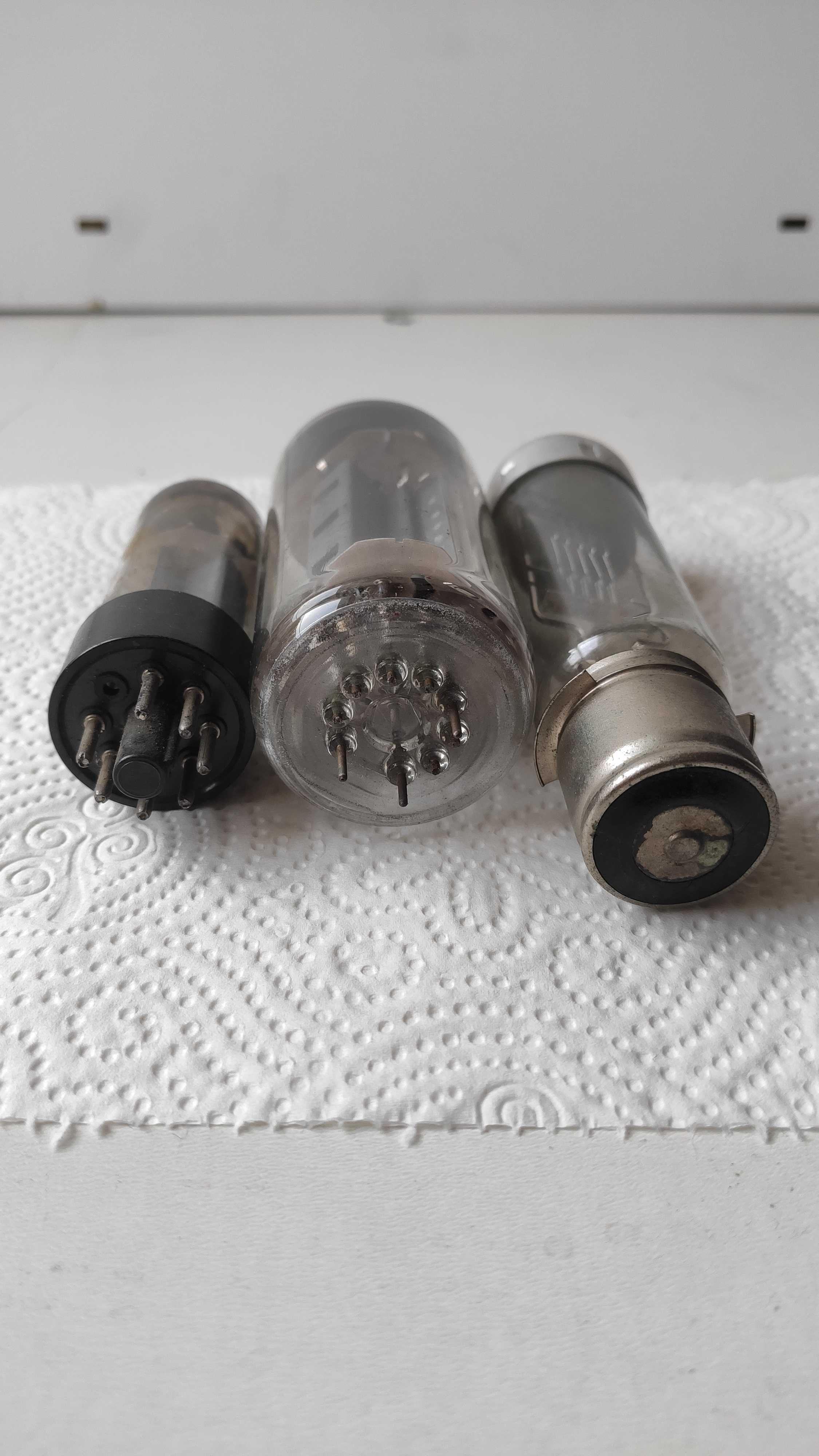 Lampy elektronowe - zestaw 26 lamp