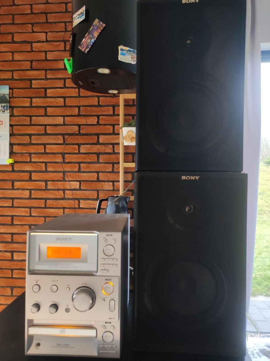 Wieża Sony kaseta CD radio wszystko działa.