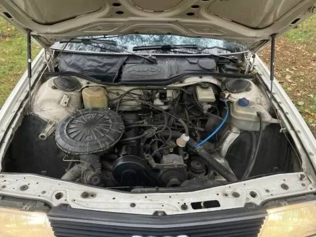 Audi 100 C3 1.8 Бенз