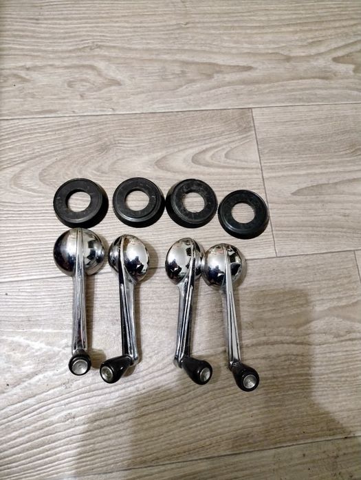 Газ 24, Волга, ручки стеклоподъёмников в хорошем состоянии