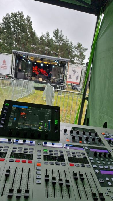Scena mobilna 8m x 6m i inne naglośnienie oświetlenie telebim 4x2