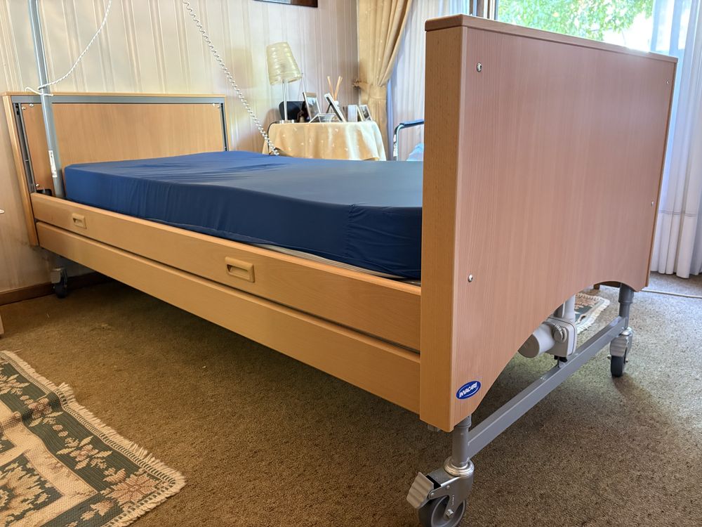 Cama totalmente articulada eletrica