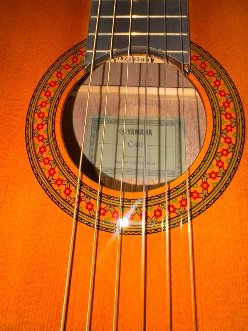 Viola C40 Yamaha Nova + Estojo + Afinador + Pedal