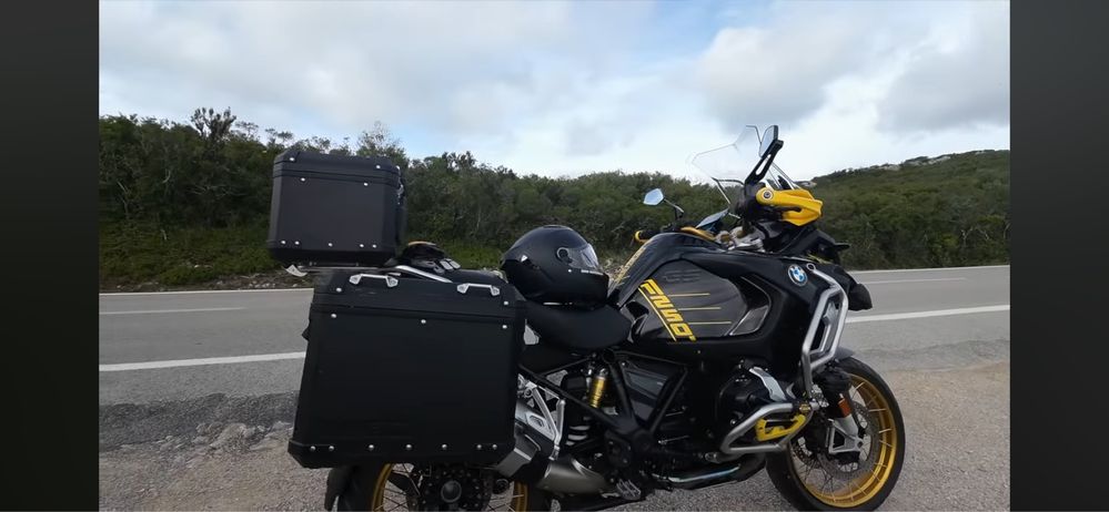 Moto BMW GSA 1250 edicao 40 anos