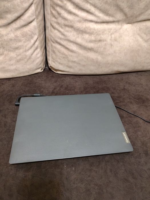 Ноутбук Lenovo V 14- IKB / RAM 8 ГБ / SSD 256 /Intel Core i3-8130U