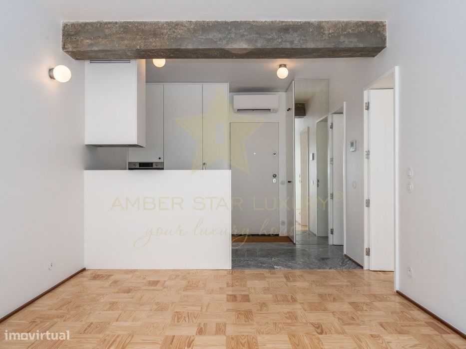 Apartamento T1 de 55 m2 a 300 m da Estação de Metro dos Aliados!