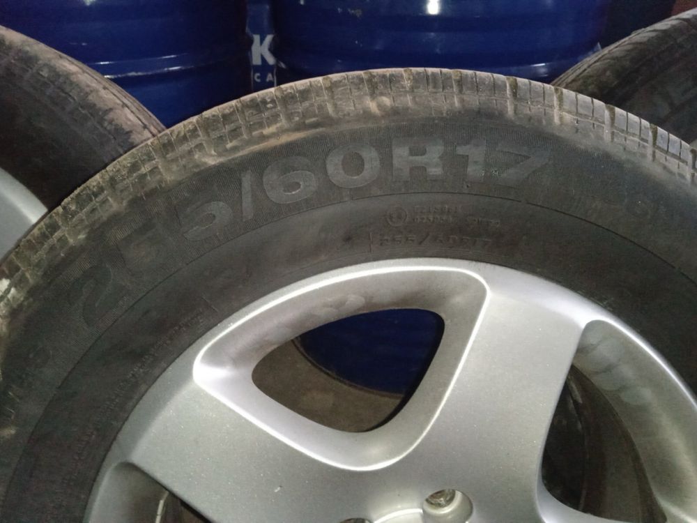 Диски з гумою на Volkswagen Touareg