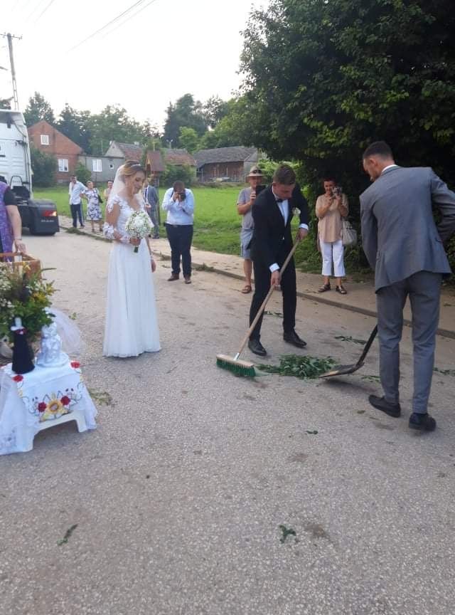 Suknia ślubna, ręcznie wyszywane koraliki