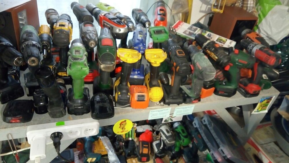 Ремонт шуруповертов,кнопок,аккумуляторов ,кнопка(драйвер)dewalt