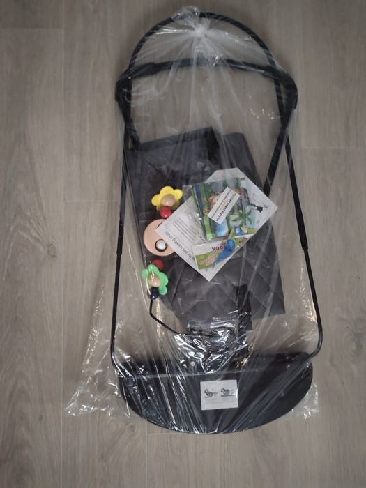 Детский эргономичный шезлонг-качалка LOVE BABY