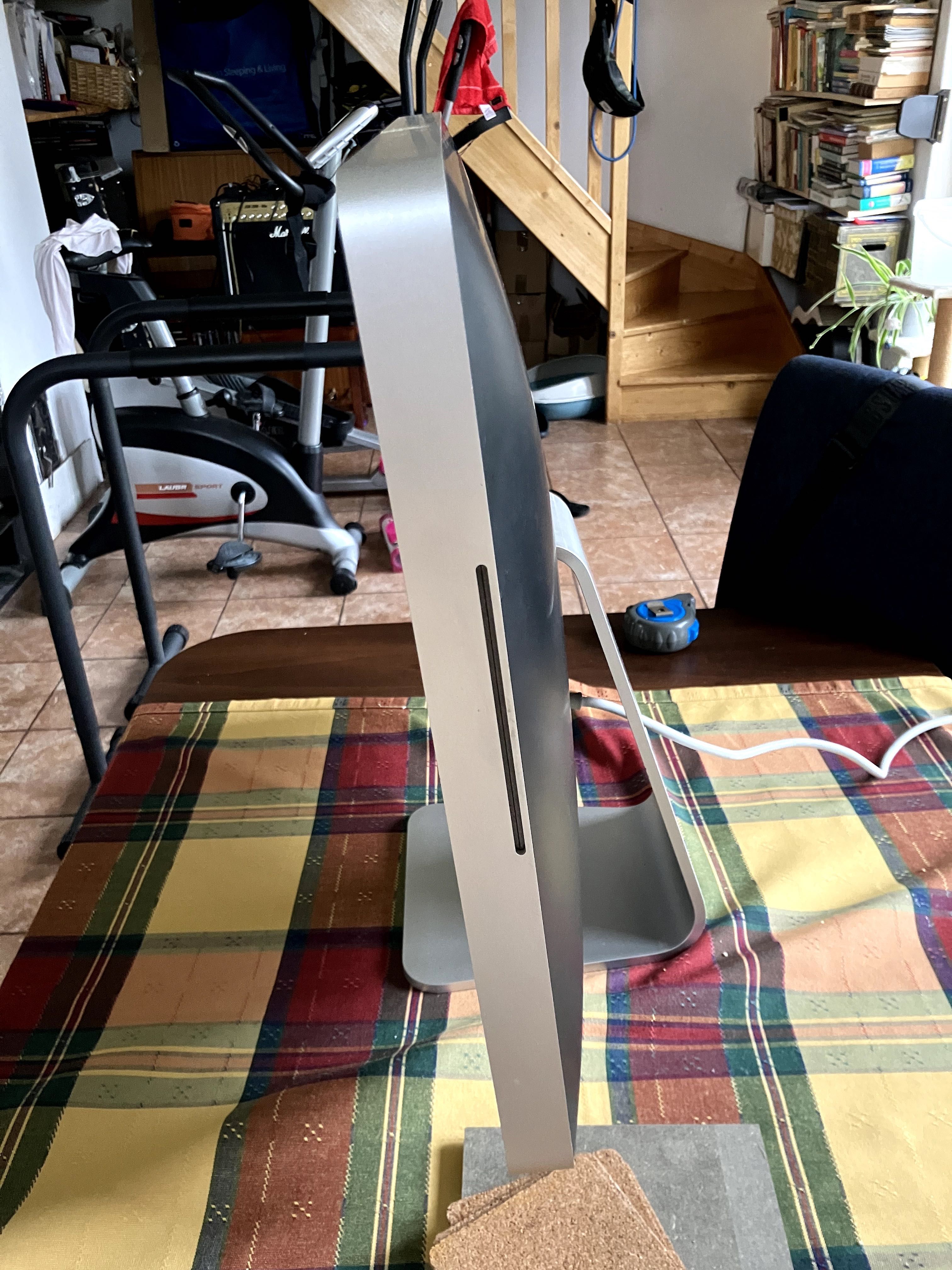 Apple iMac 24 2007 rok 2,4 GHZ Inter Cre Duo Pamięć 4 GB Dysk 1  TB
