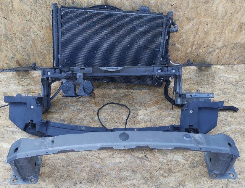 Разборка Land Rover Evoque L538 капот бампер фары крыло радиатор усили