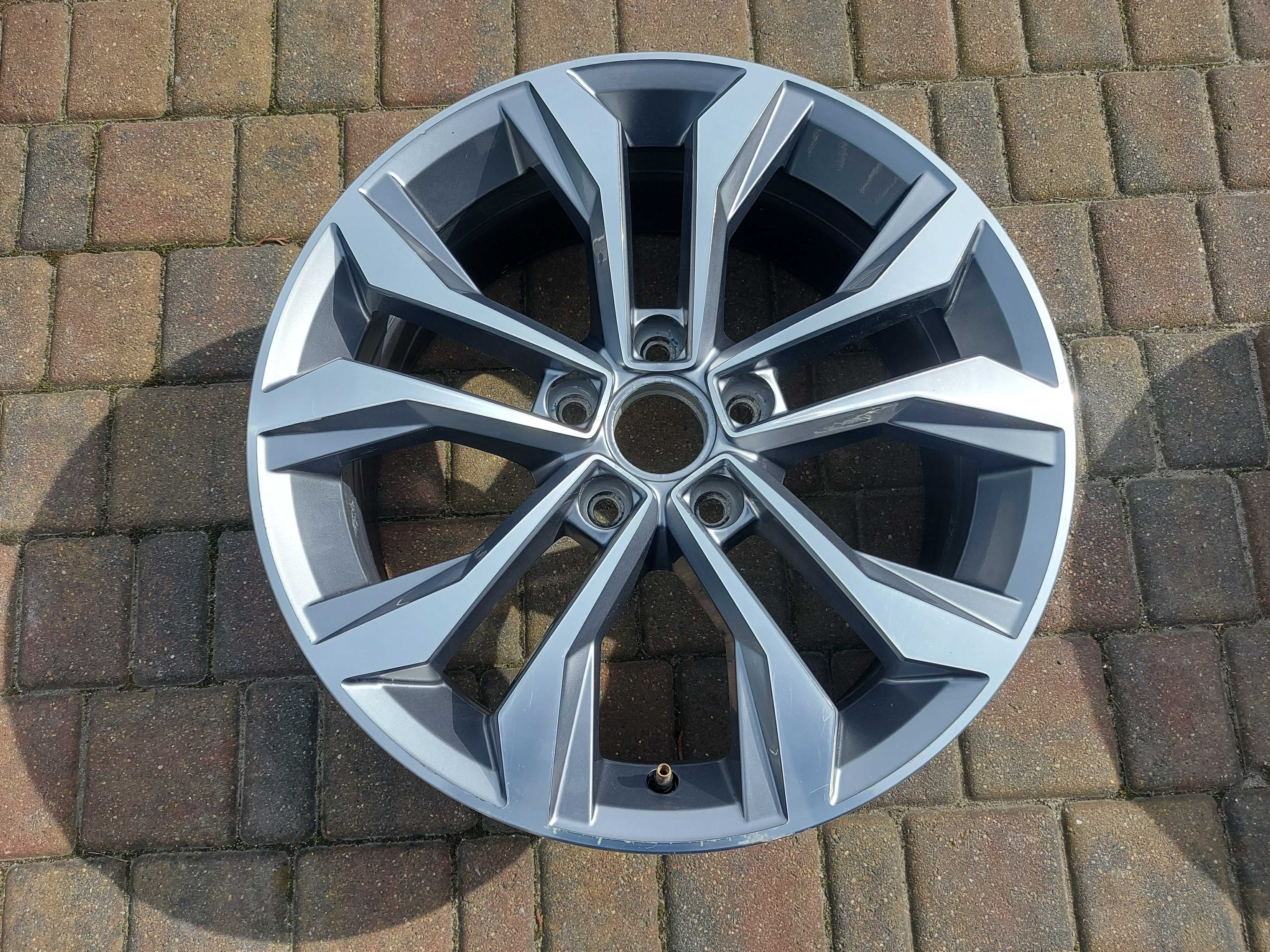 Felga oryginalna Vw 17 "et 40