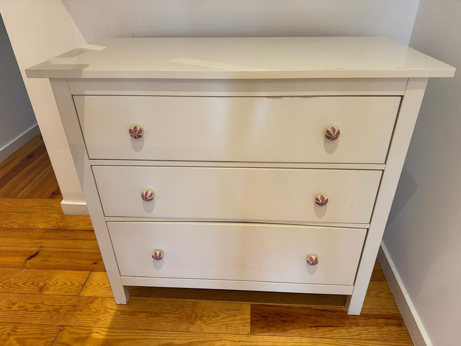 Cómoda IKEA Hemnes, branca