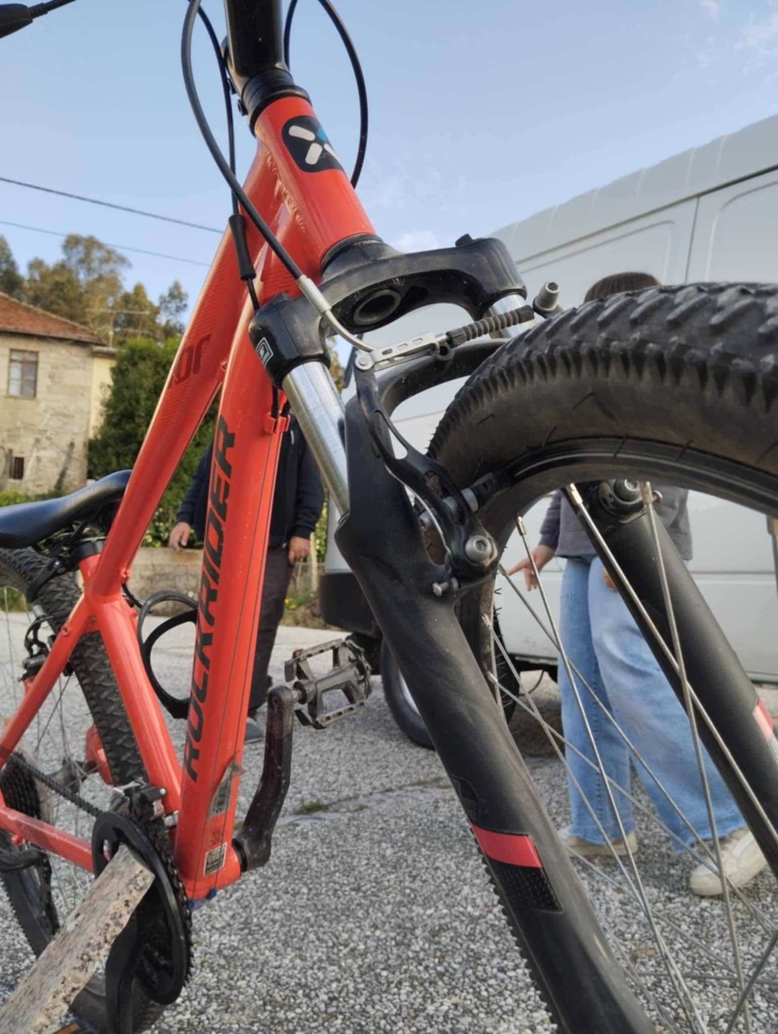 bicicleta BTT como nova