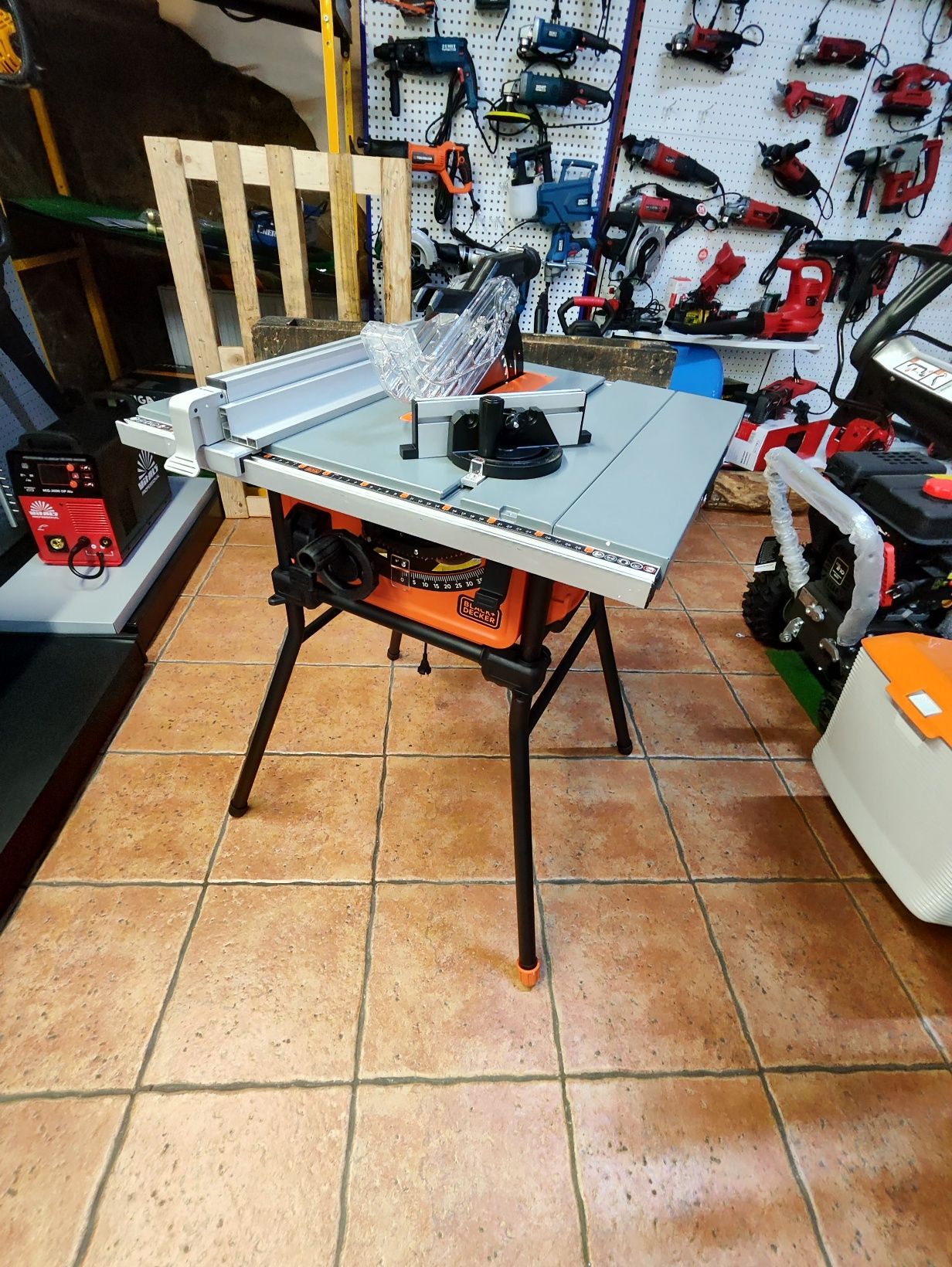 Стол циркулярный переносной сетевой BLACK+DECKER BES720/пила/254мм/Га2