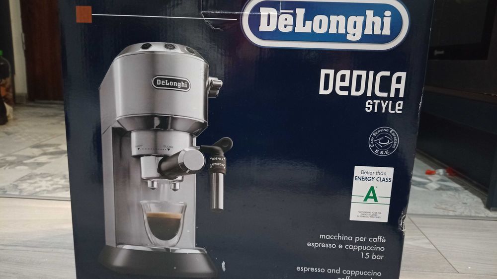 Ekspress do kawy de longhi dedica style EC685.M