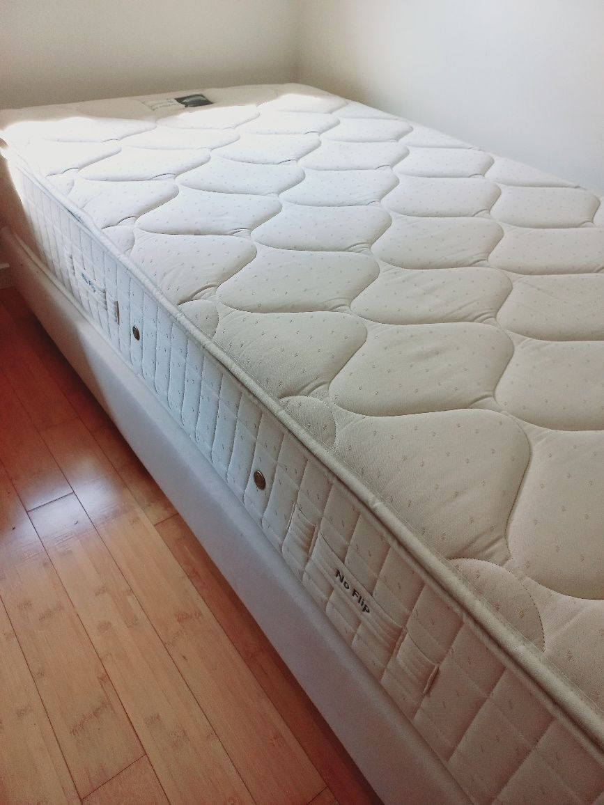 Cama Box e colchão