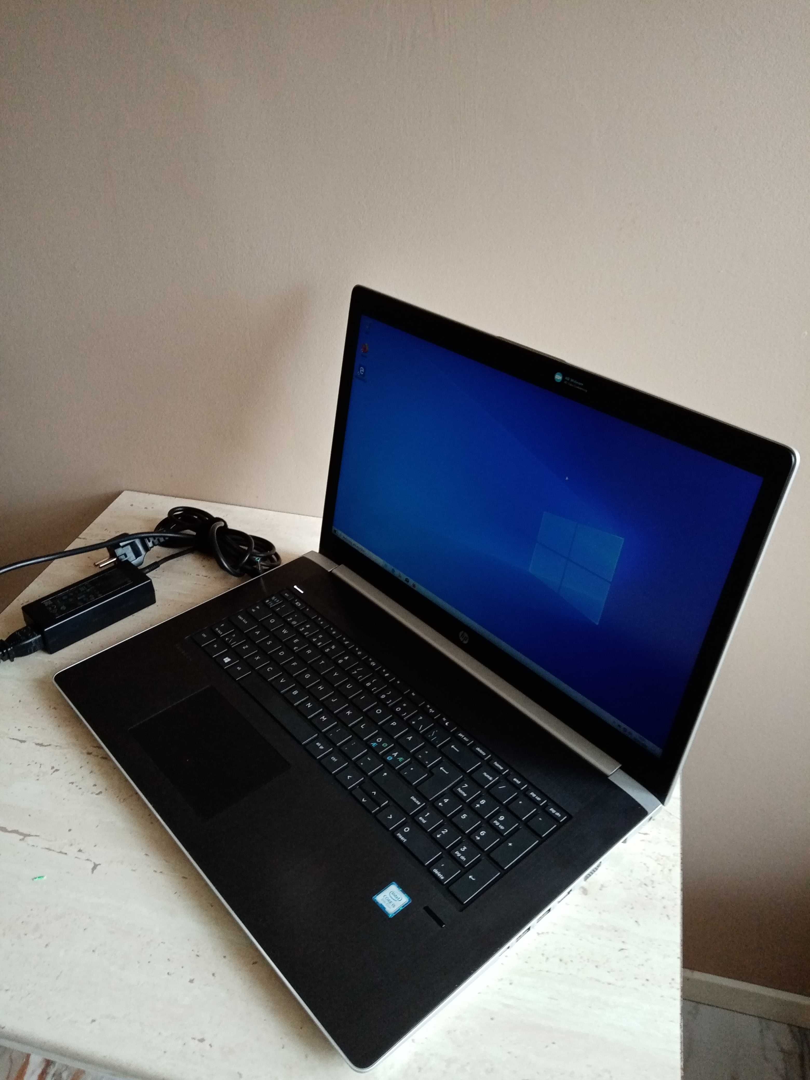 Laptop HP PROBOOK 470 G5, 17,3''  plus plecak HP. Stan super