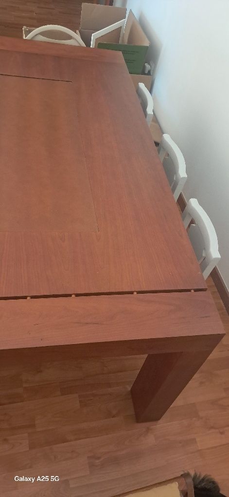Mesa em madeira extensivel  1x1,80-2,50