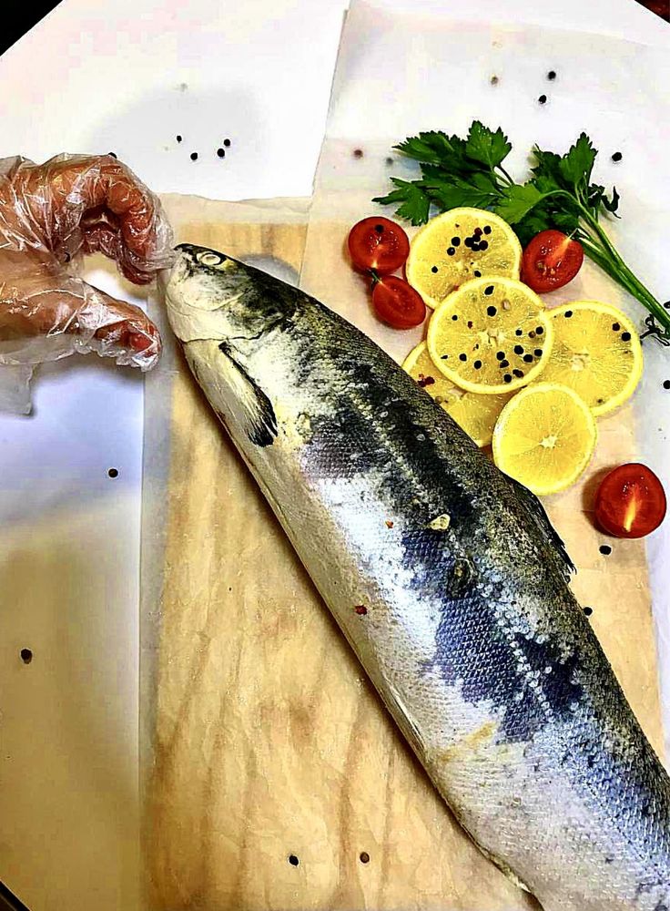 Файна рибка-пориньте у смаковий рай морепродуктів.  Ціни від 50 грн/кг
