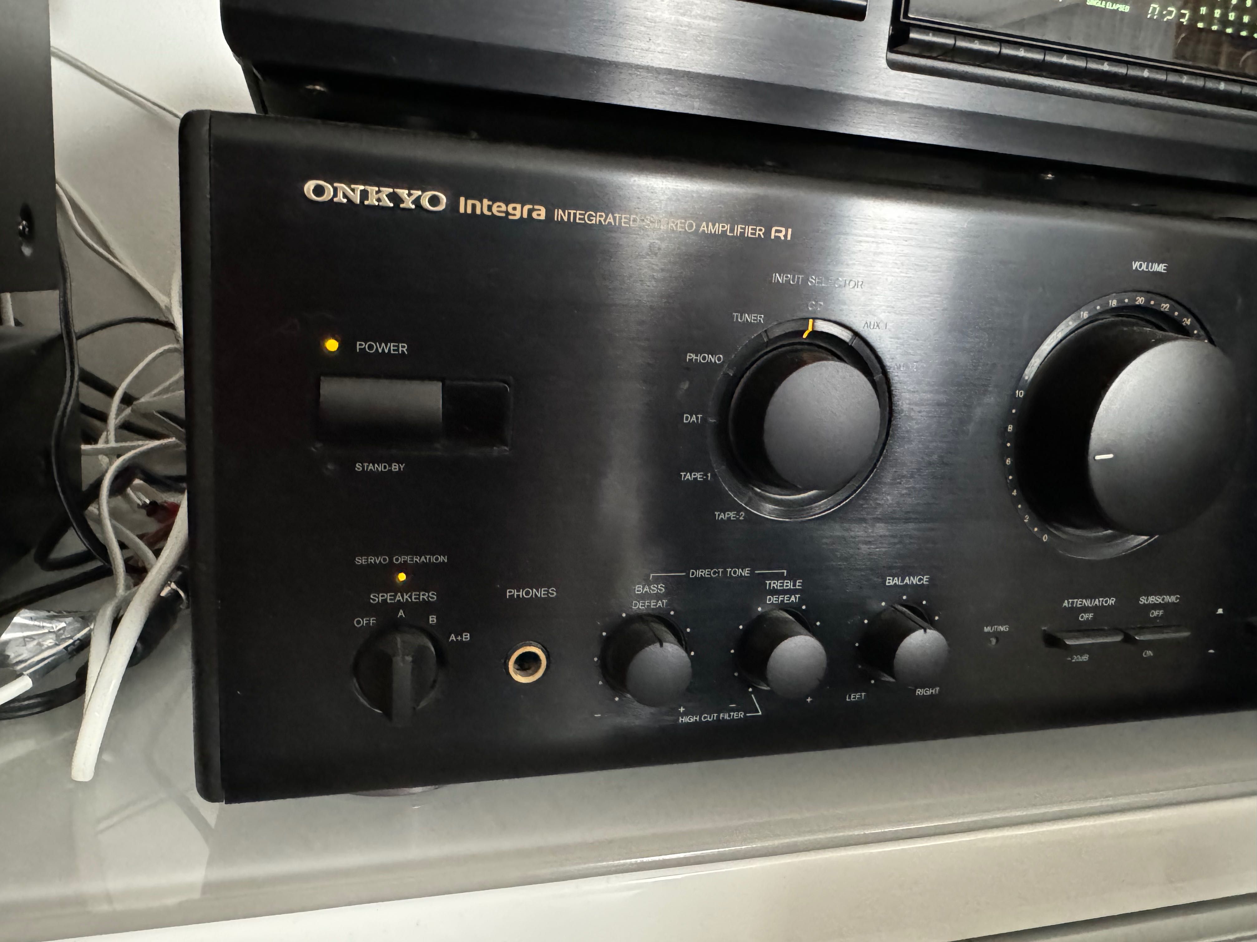 Wzmacniacz Onkyo Integra A-8850 bardzo mocny 220W