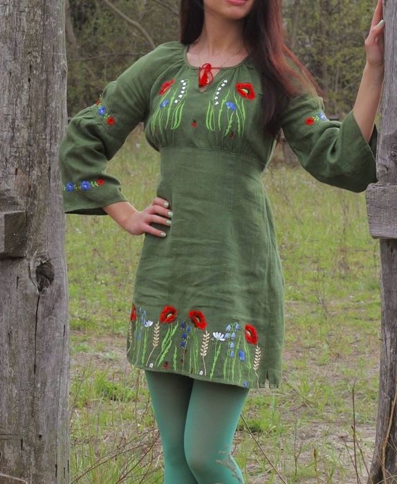 Зелена сукня вишиванка з маками, волошками та конваліями