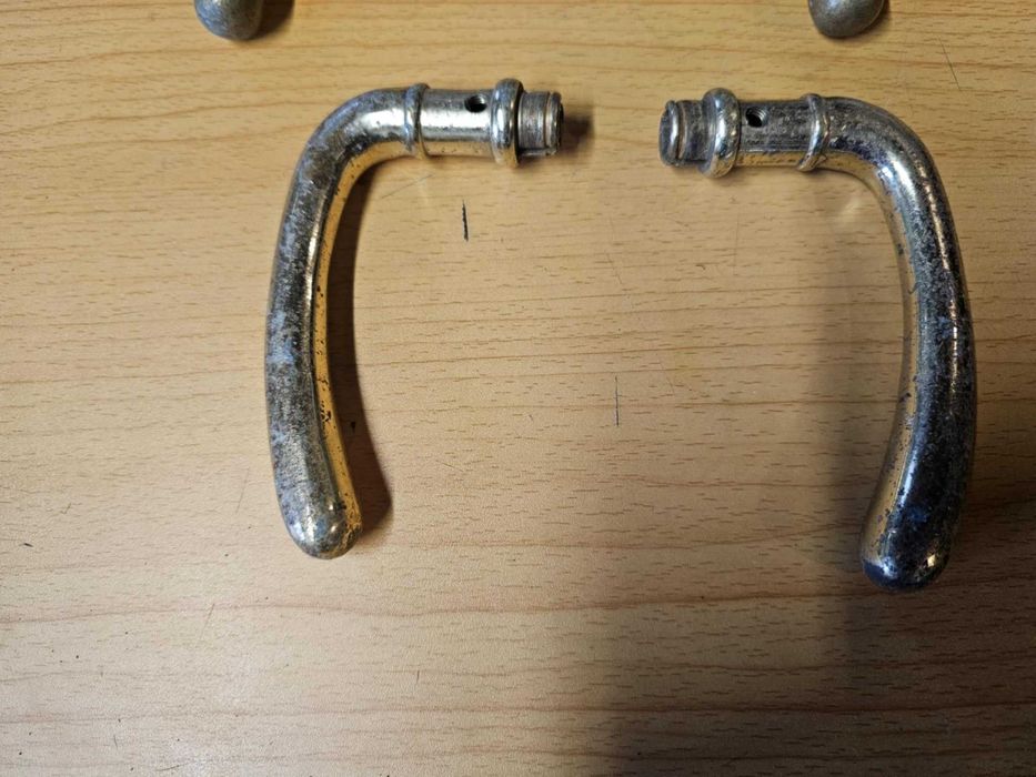 Stare mosiężne klamki do drzwi,cena za 1 komplet