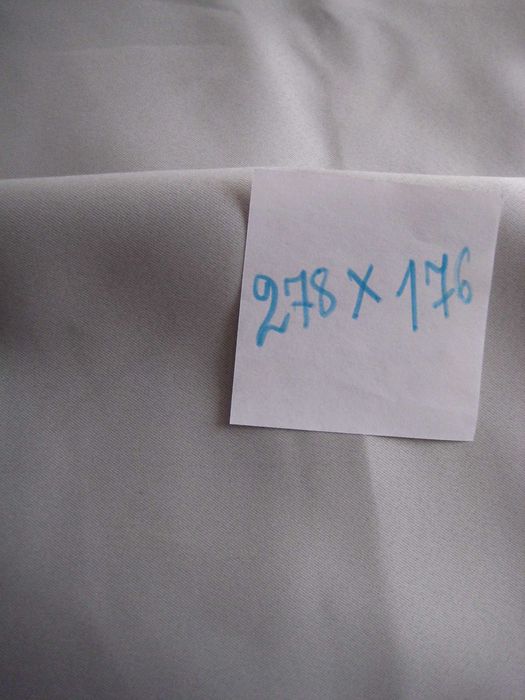 Продам штори на шторні стрічці.